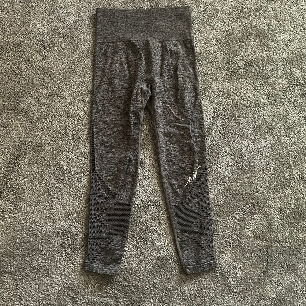 Victoria’s Secret pink grey leggings size XS